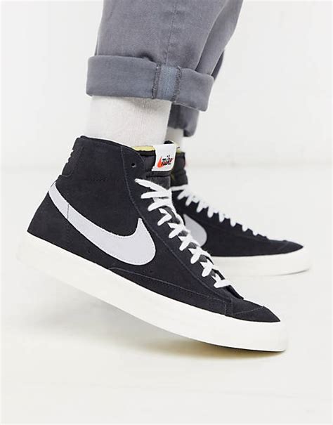 Schwarze Nike Wildleder